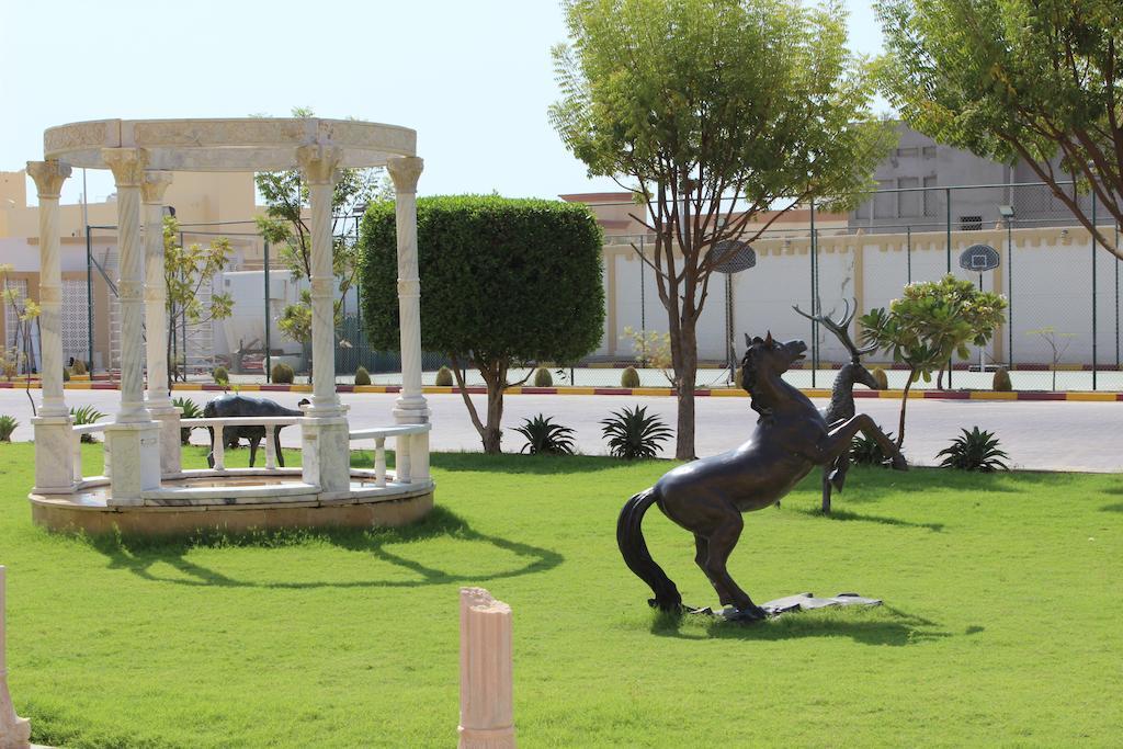 Tio Sea Resort Аль-Хор Экстерьер фото The park of the university