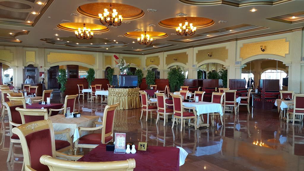 Tio Sea Resort Аль-Хор Экстерьер фото The restaurant