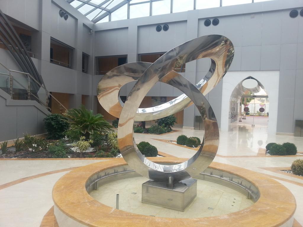 Tio Sea Resort Аль-Хор Экстерьер фото Fountain at the entrance of the hospital