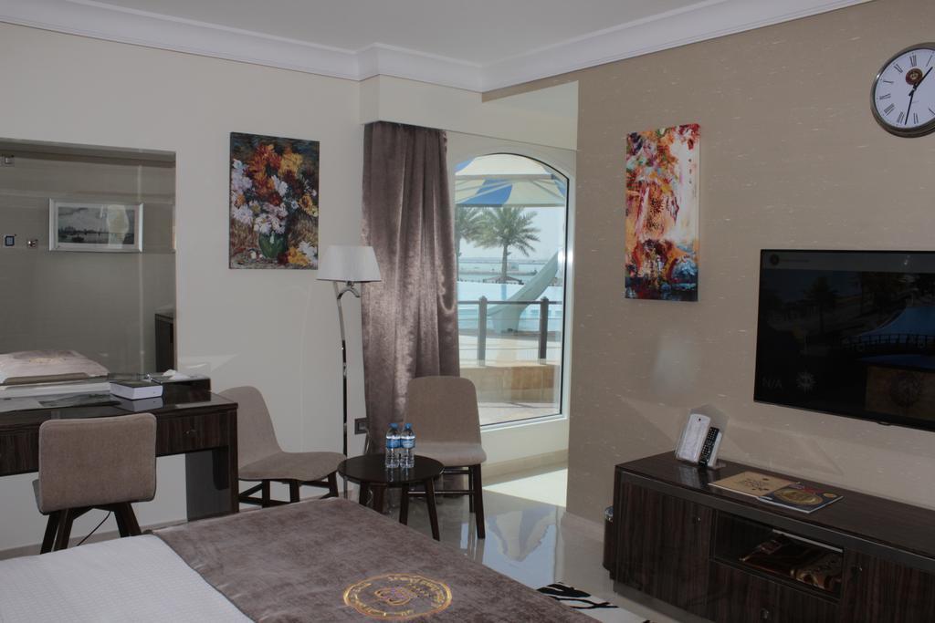 Tio Sea Resort Аль-Хор Экстерьер фото A suite at the hotel