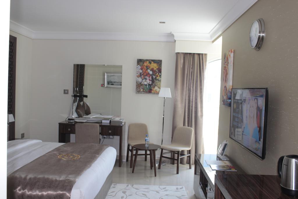 Tio Sea Resort Аль-Хор Экстерьер фото A room at the hotel