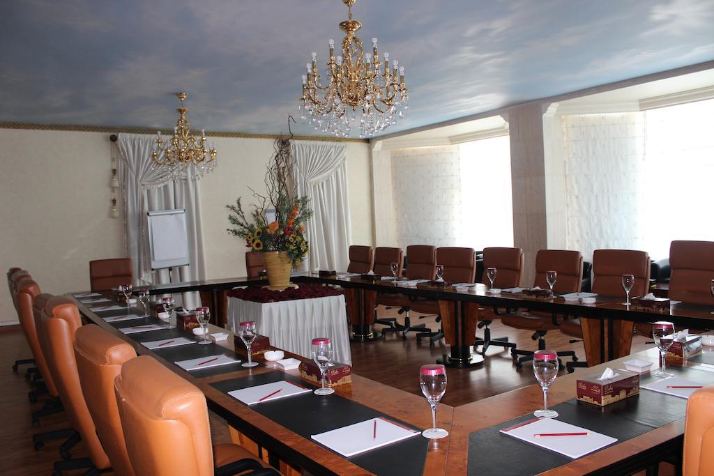 Tio Sea Resort Аль-Хор Экстерьер фото The conference room